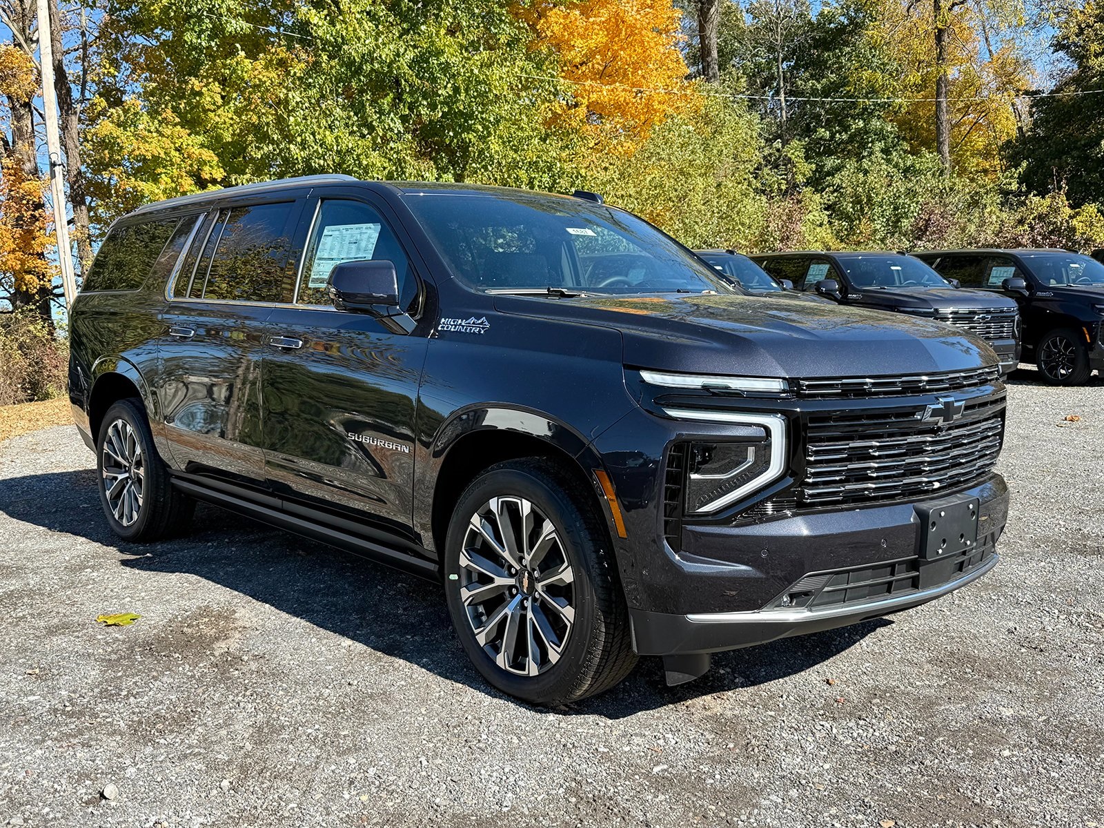 Photo view of 2026 Chevrolet Suburban in Gray