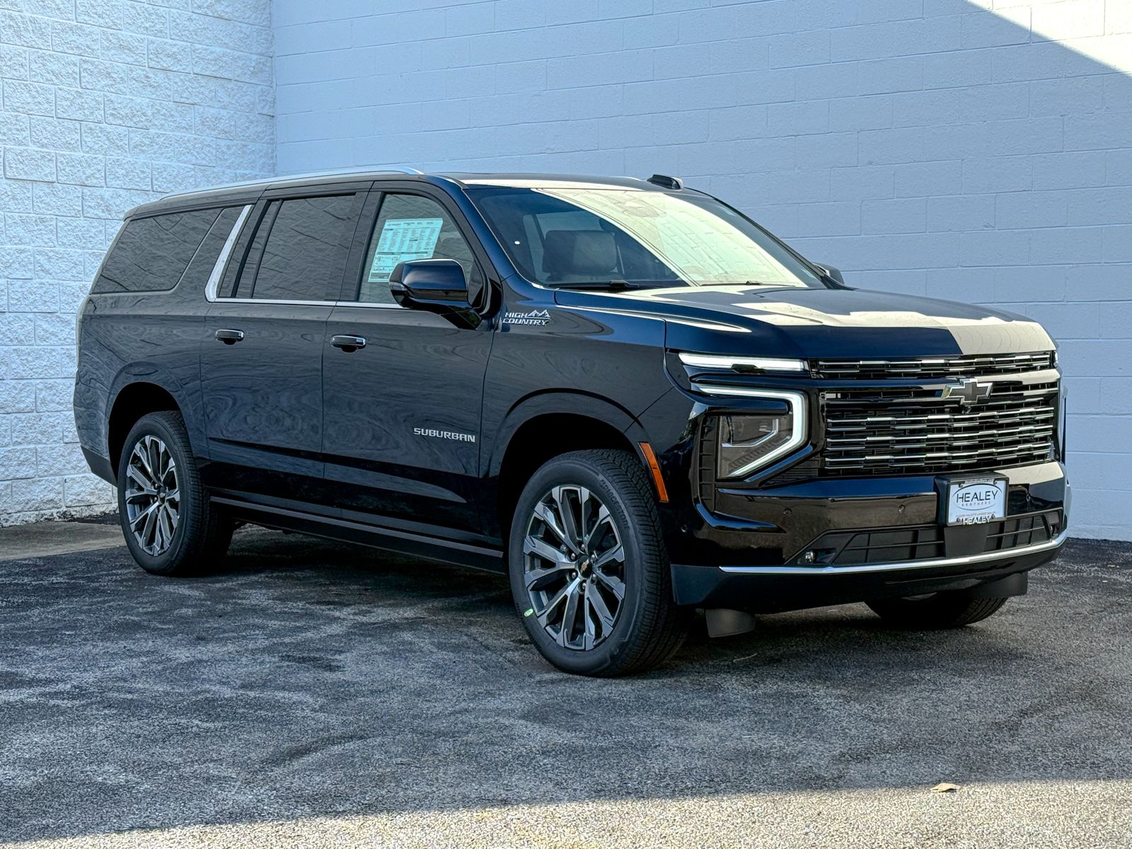 Photo view of 2026 Chevrolet Suburban in Black