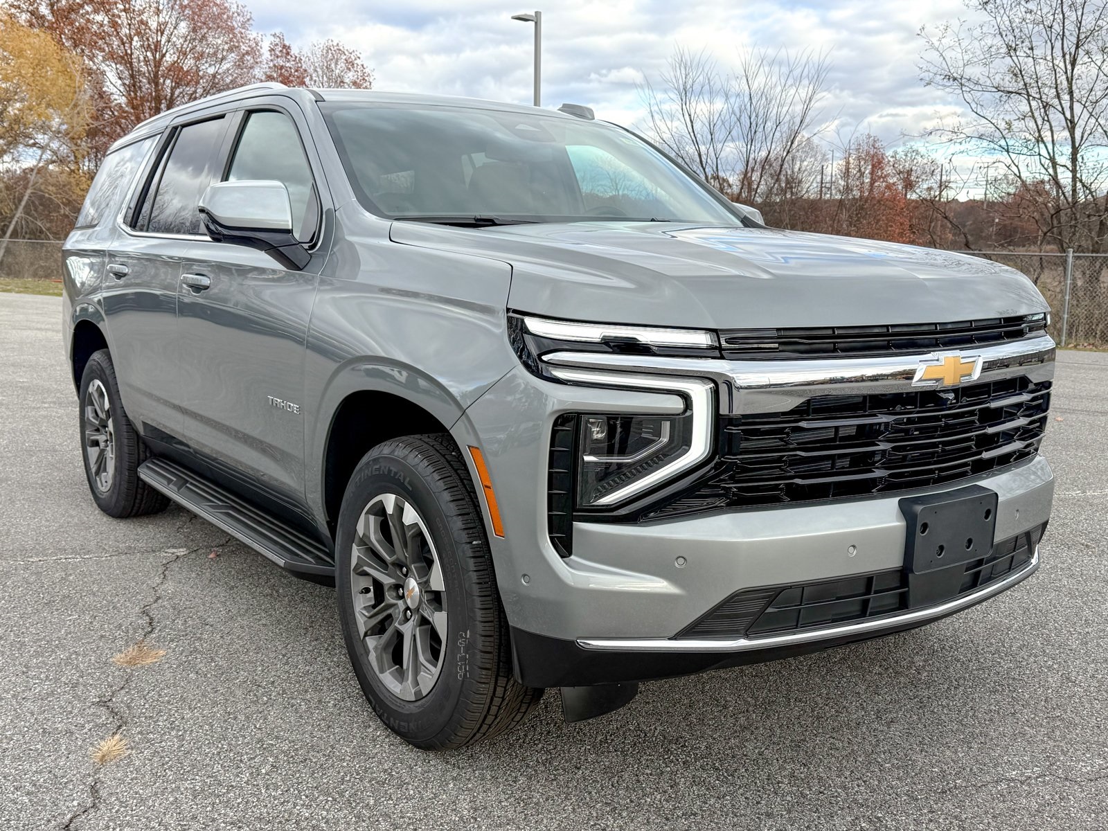 Photo view of 2026 Chevrolet Tahoe in Gray