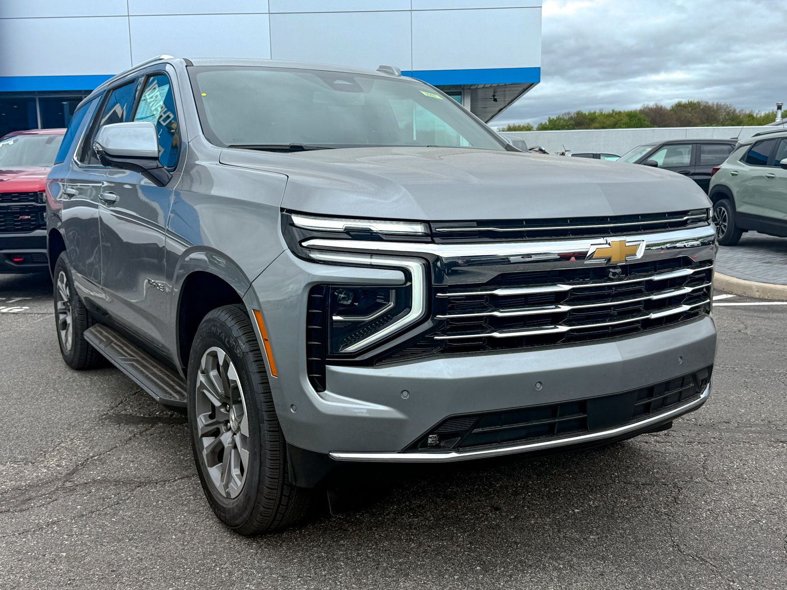 Photo view of 2026 Chevrolet Tahoe in Gray