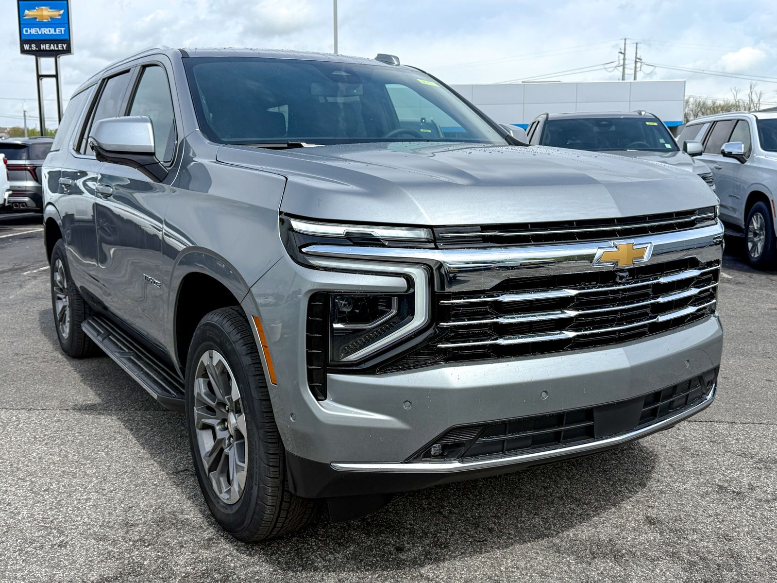 Photo view of 2026 Chevrolet Tahoe in Gray