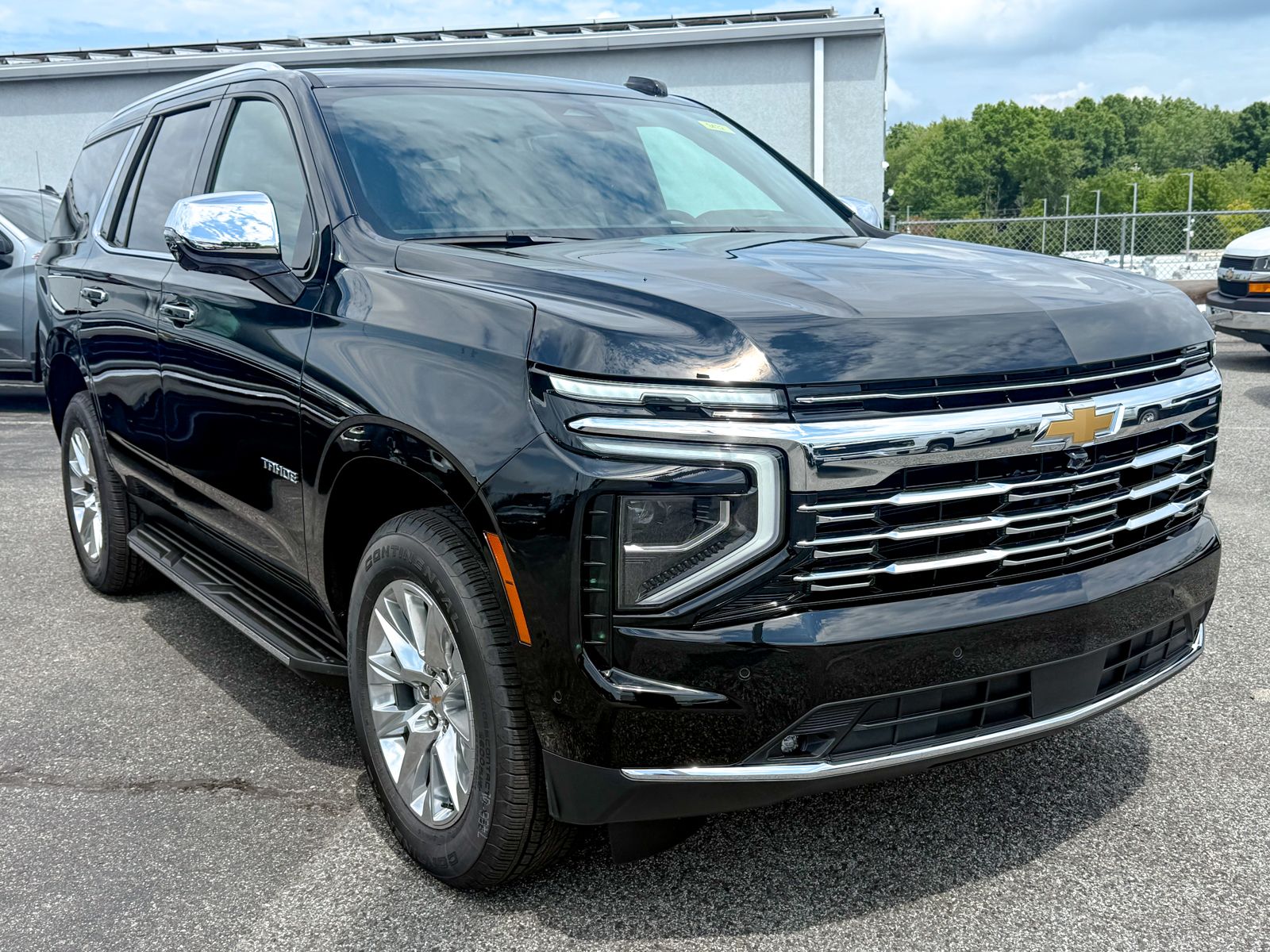 Photo view of 2026 Chevrolet Tahoe in Black