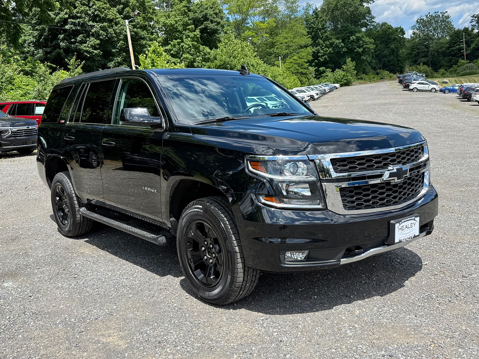 Photo view of 2019 Chevrolet Tahoe in Black