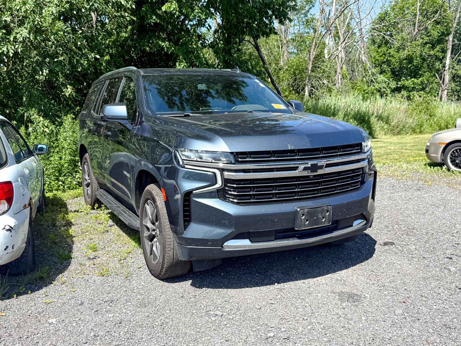 Photo view of 2021 Chevrolet Tahoe in Gray
