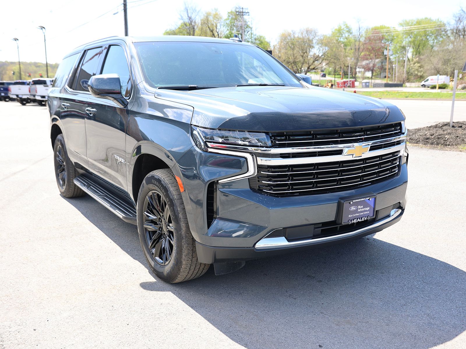 Photo view of 2021 Chevrolet Tahoe in Gray