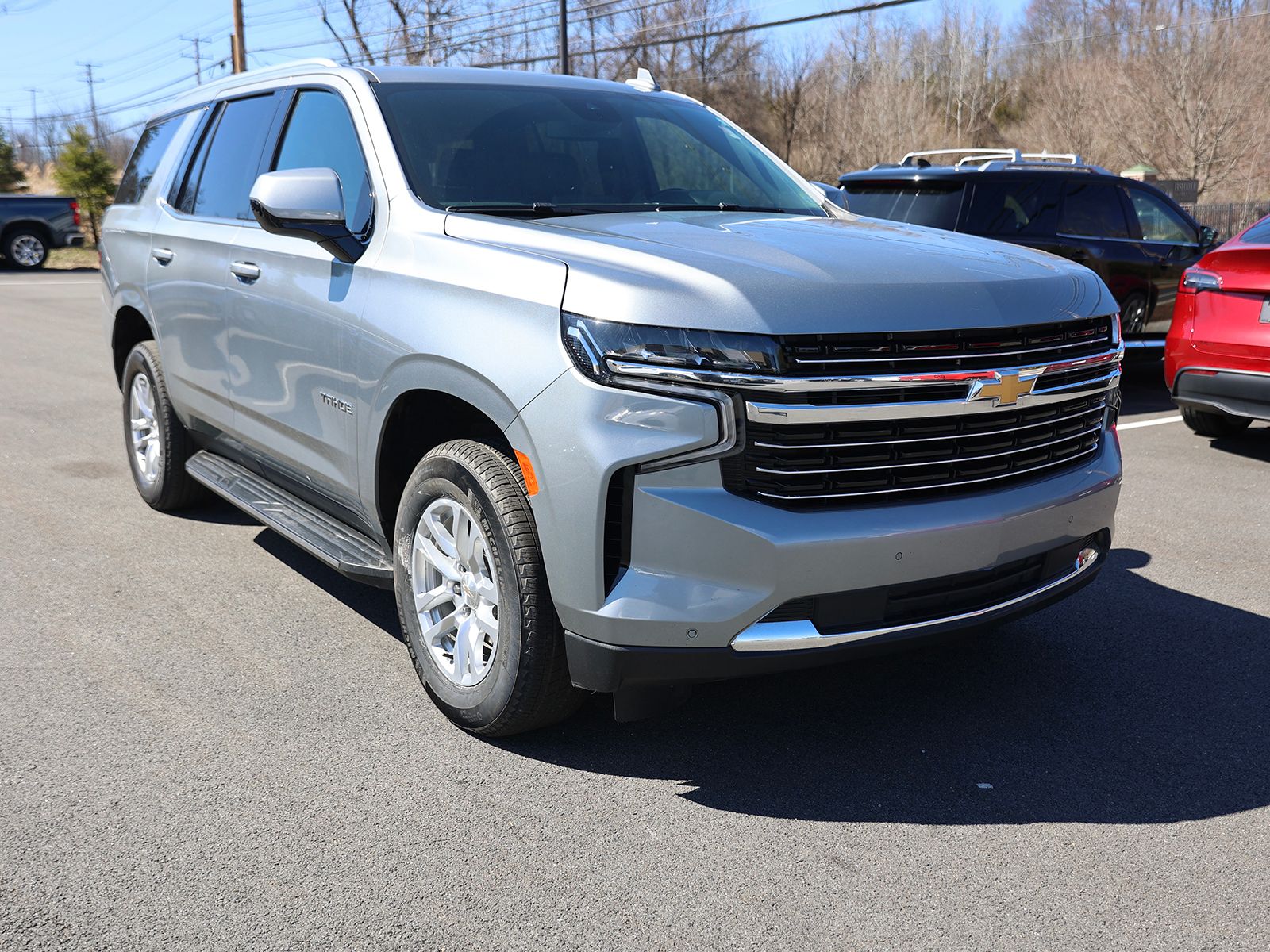 Photo view of 2024 Chevrolet Tahoe in Gray