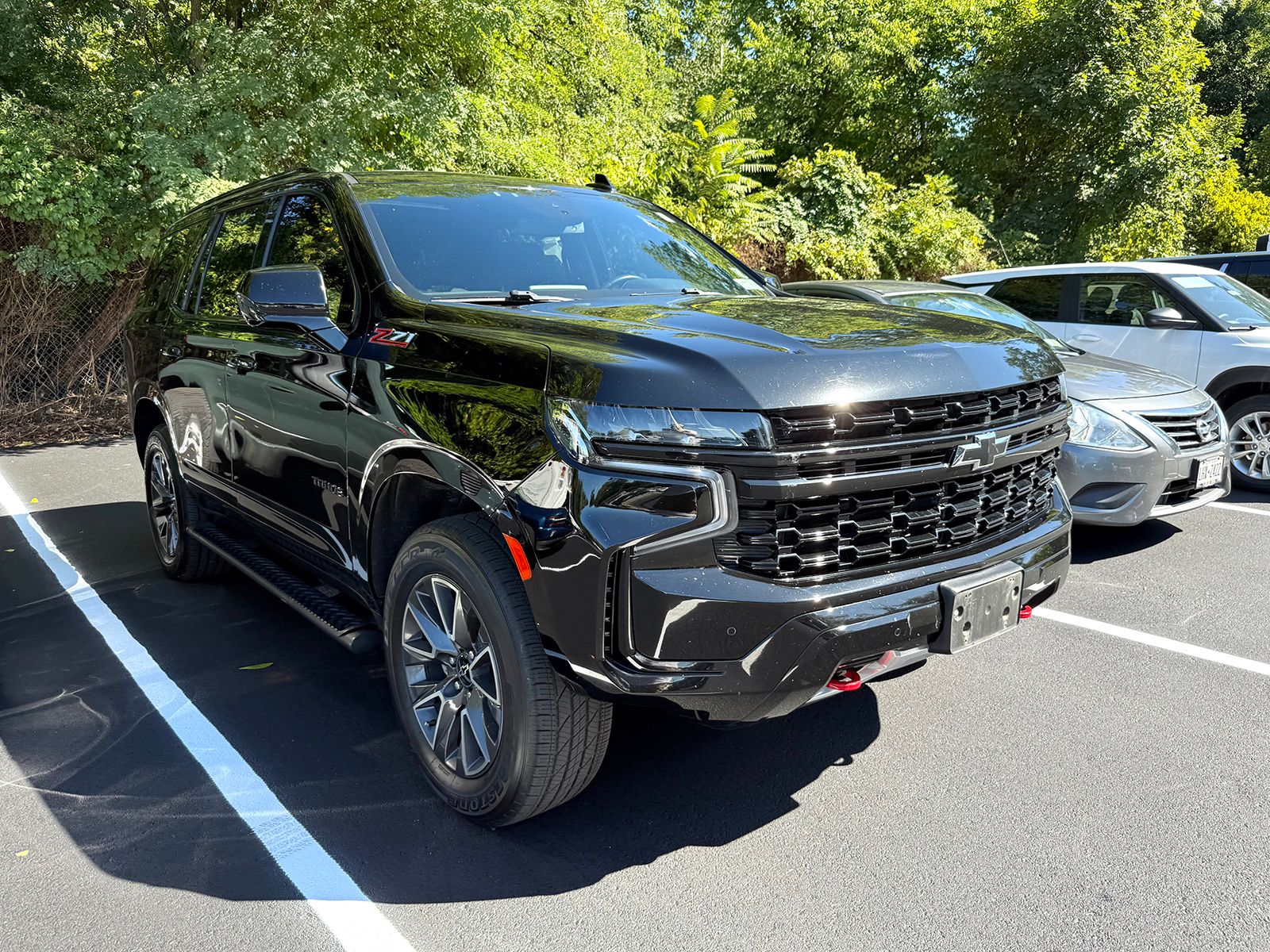 Photo view of 2023 Chevrolet Tahoe in Black