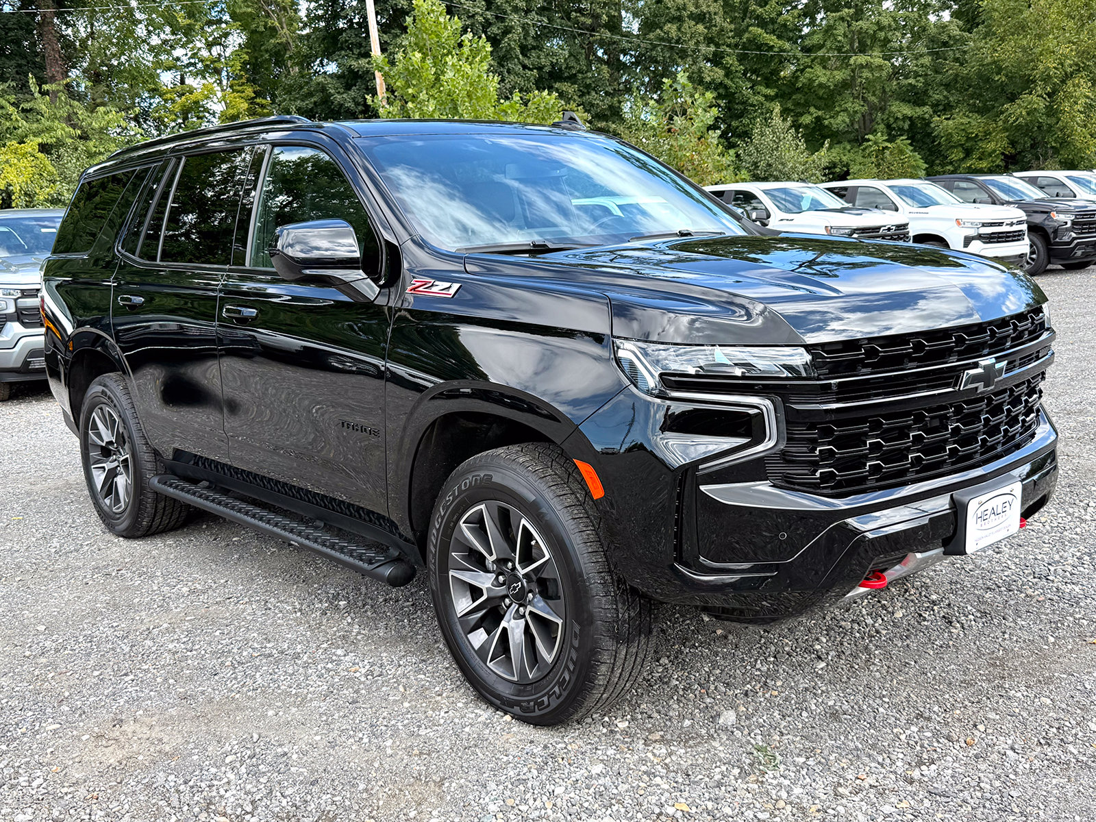 Photo view of 2023 Chevrolet Tahoe in Black