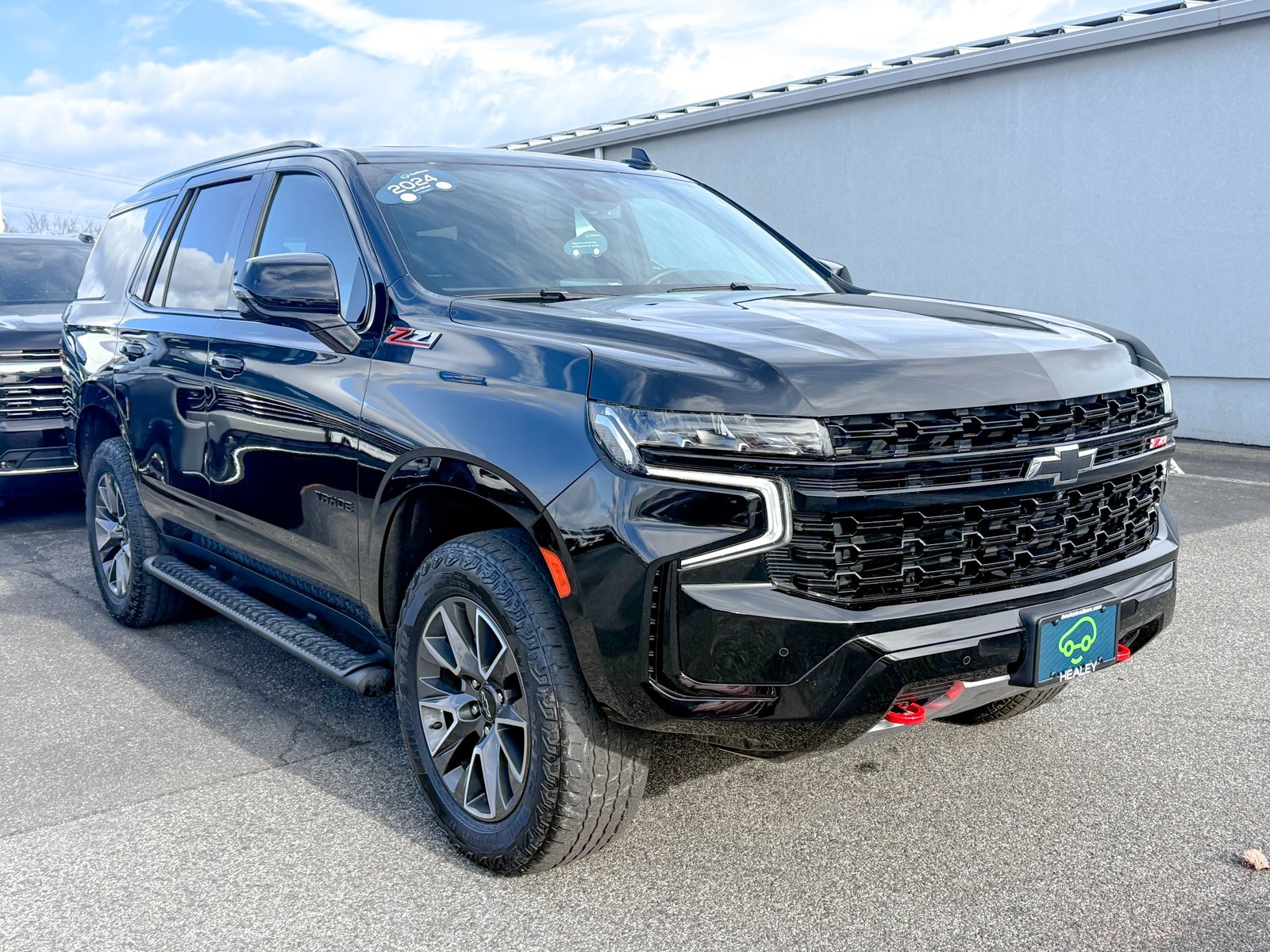 Photo view of 2024 Chevrolet Tahoe in Black