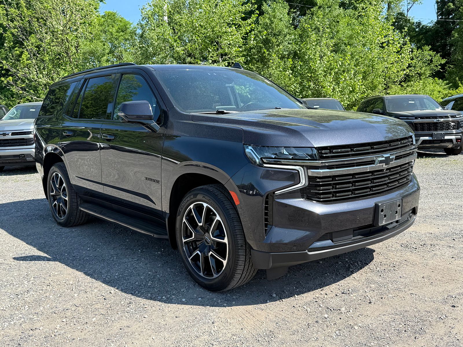 Photo view of 2022 Chevrolet Tahoe in Gray