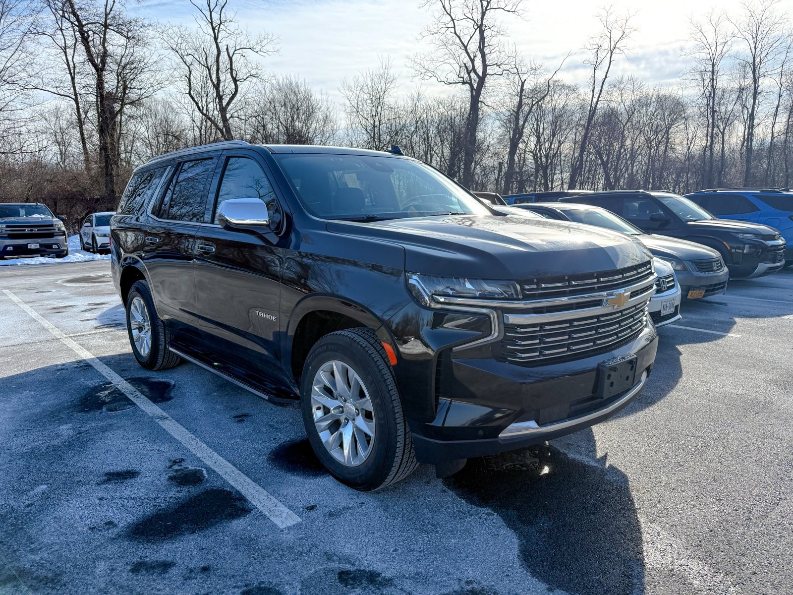 Photo view of 2024 Chevrolet Tahoe in Black