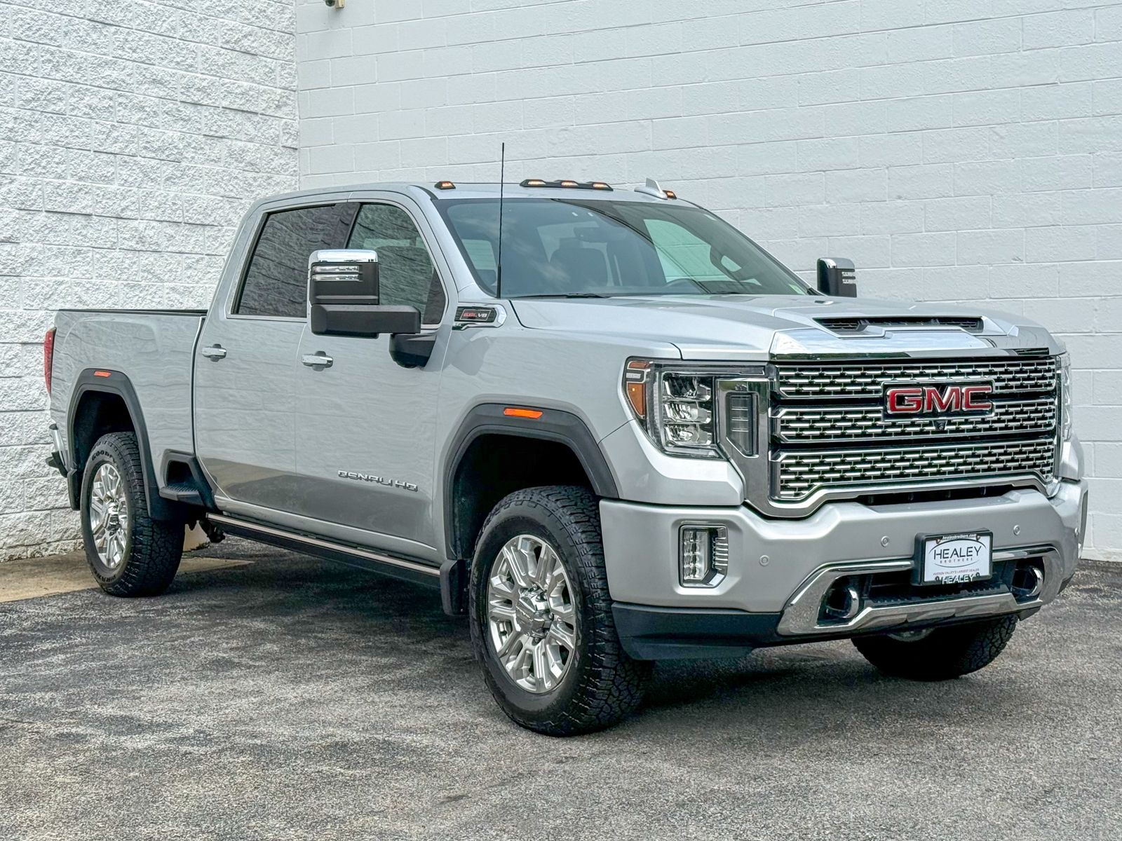 Photo view of 2021 GMC Sierra 2500HD in Gray