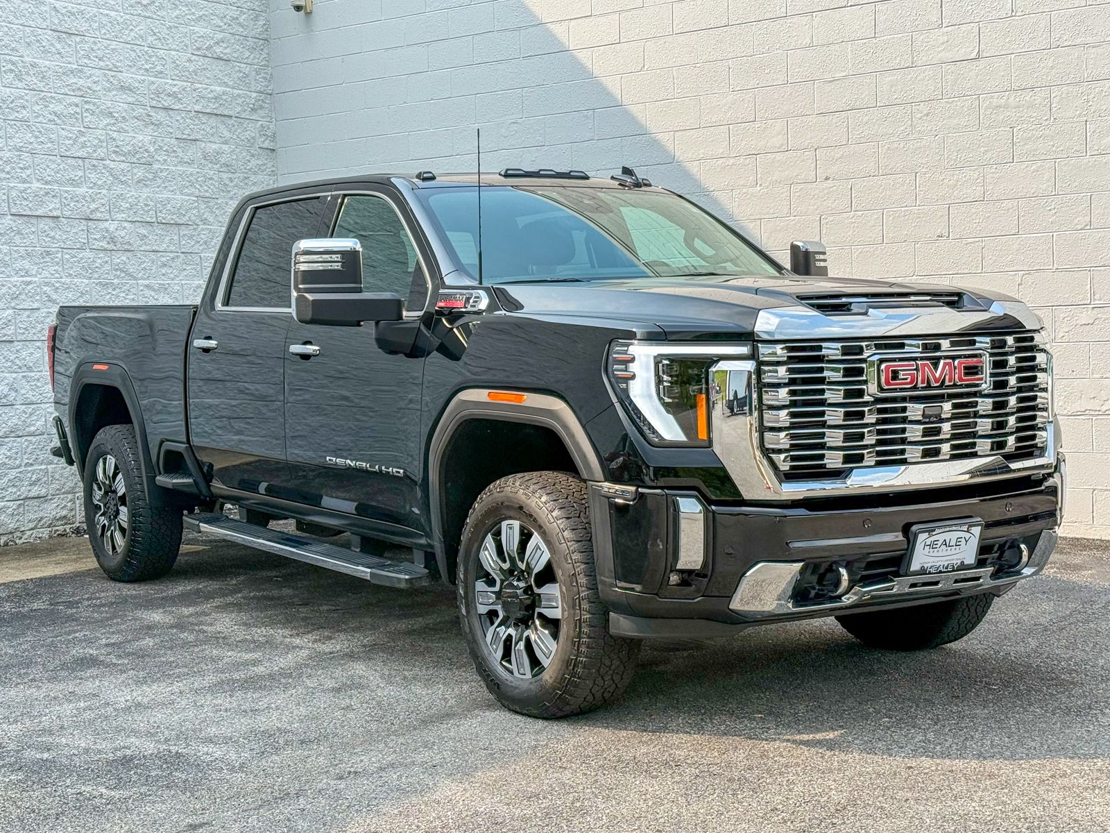 Photo view of 2024 GMC Sierra 2500HD in Black