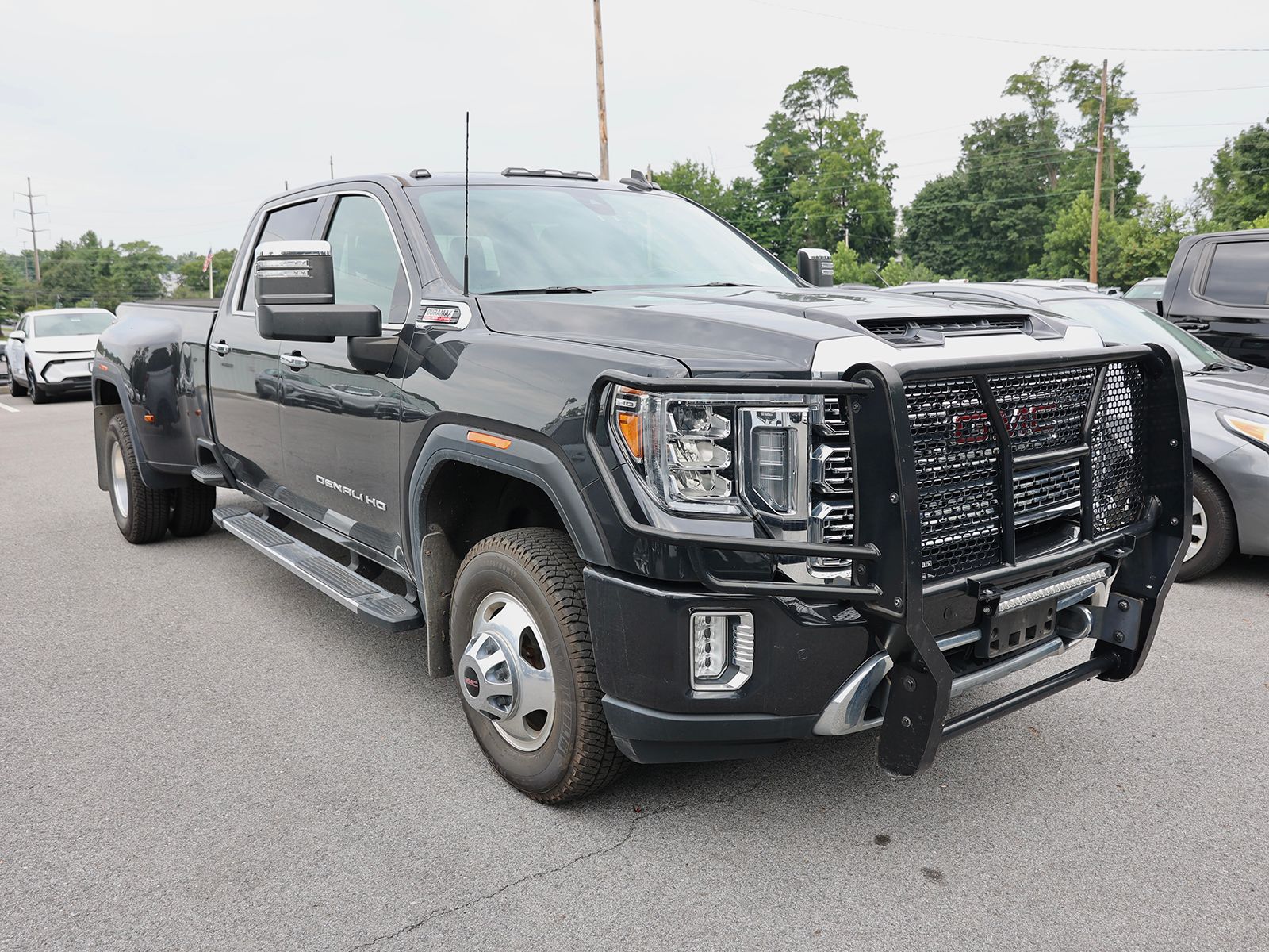 Photo view of 2020 GMC Sierra 3500HD in Black