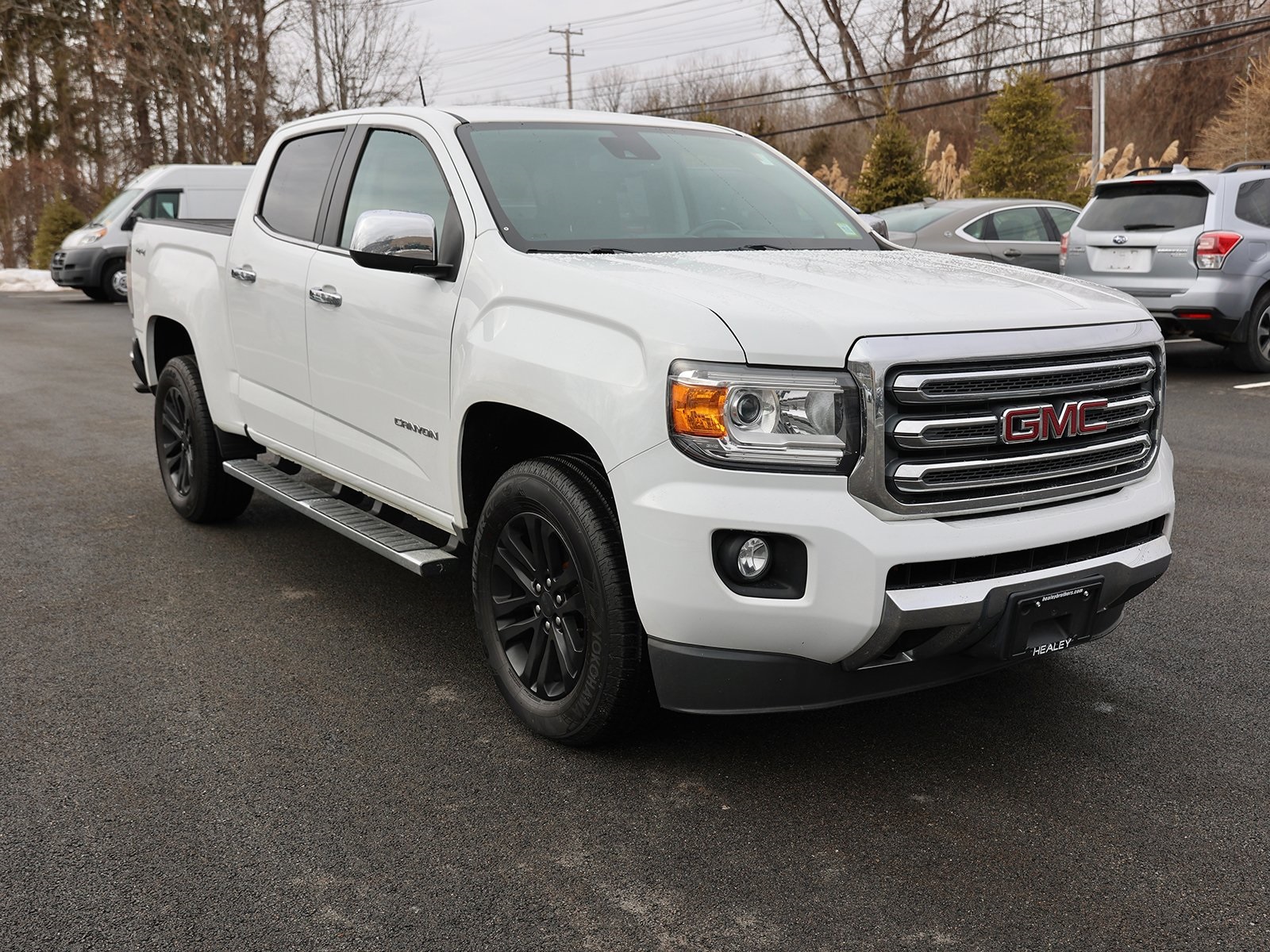 Photo view of 2019 GMC Canyon in White