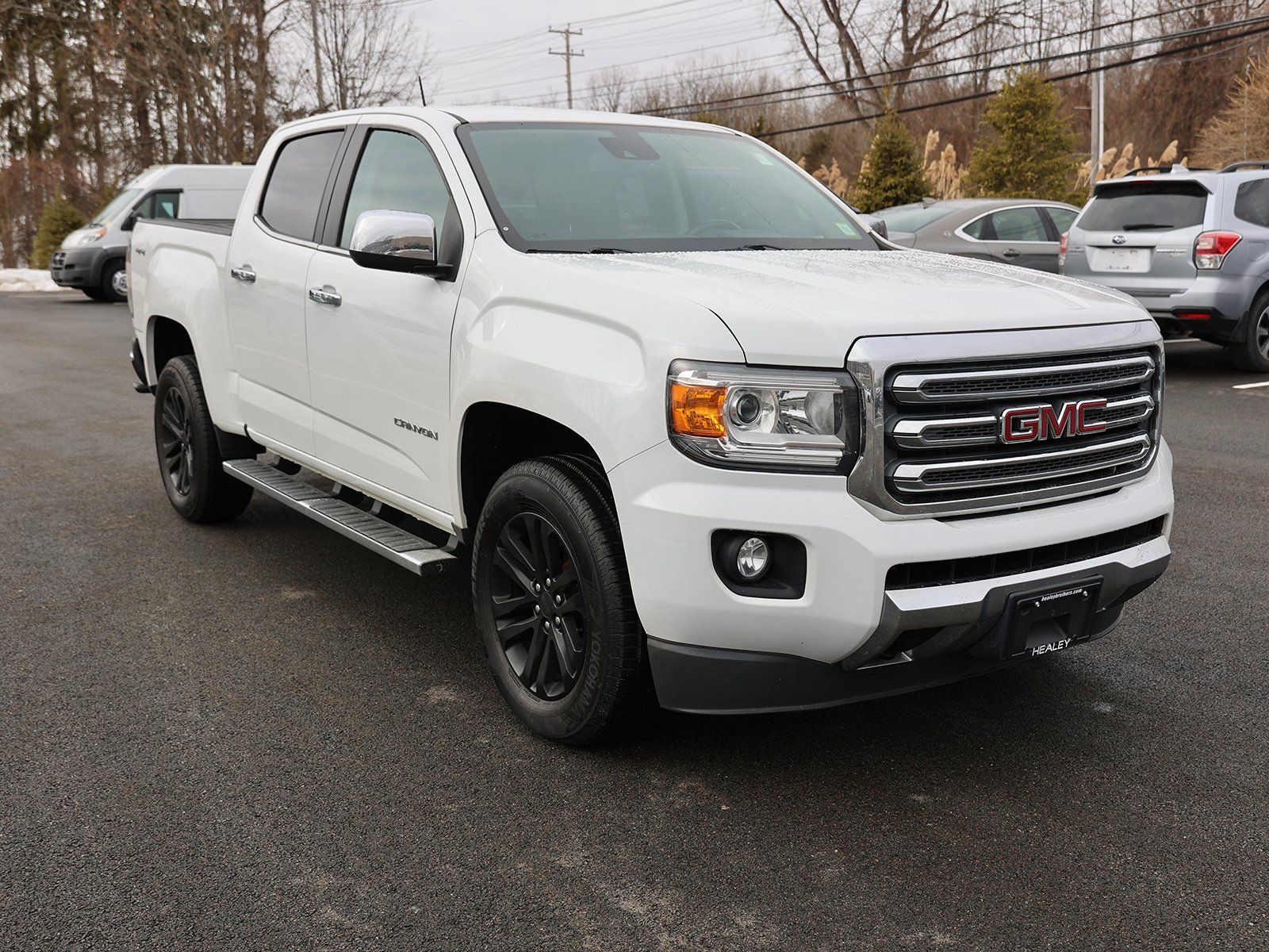 Photo view of 2019 GMC Canyon in White