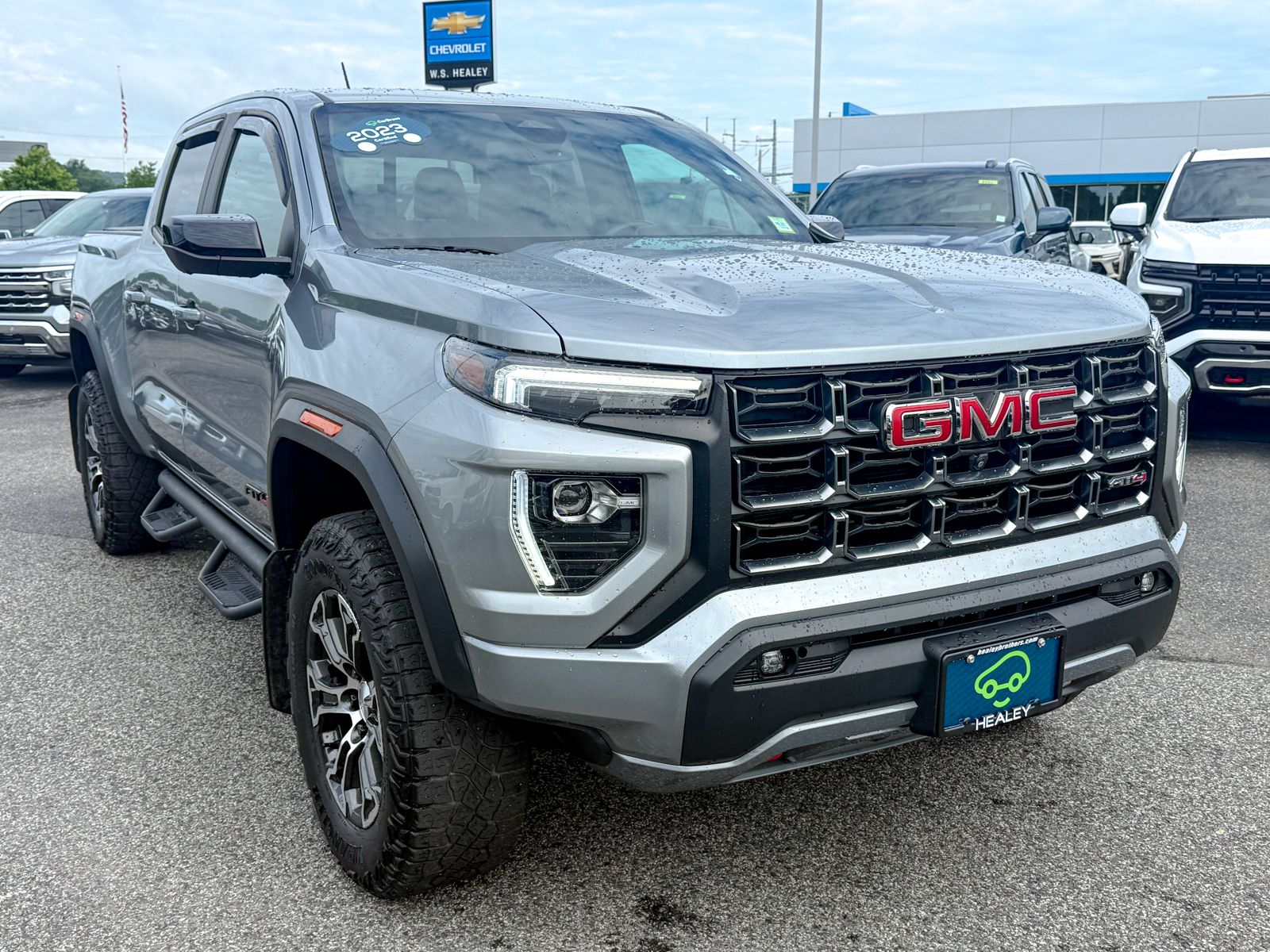 Photo view of 2023 GMC Canyon in Gray