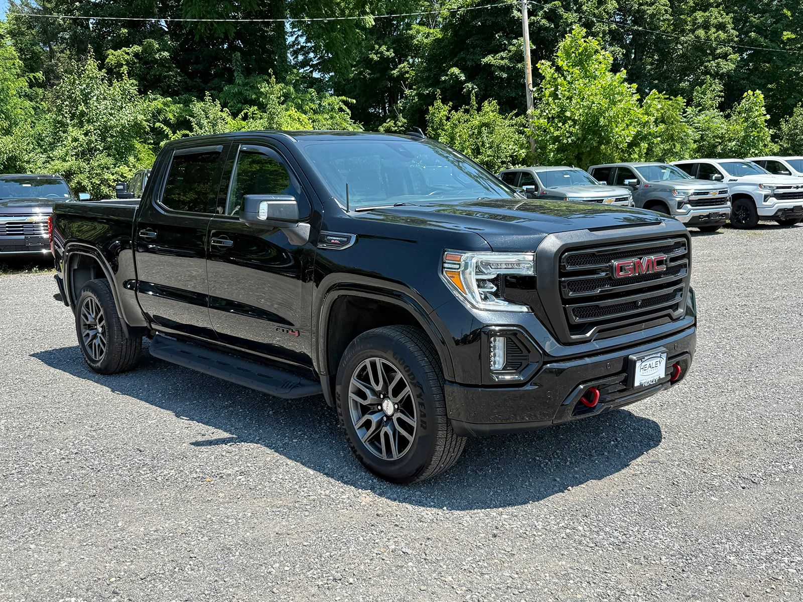 Photo view of 2022 GMC Sierra 1500 Limited in Black