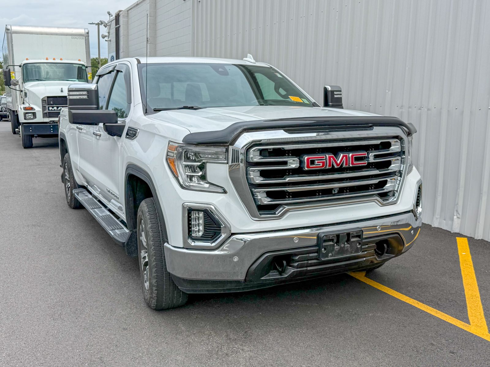 Photo view of 2021 GMC Sierra 1500 in White