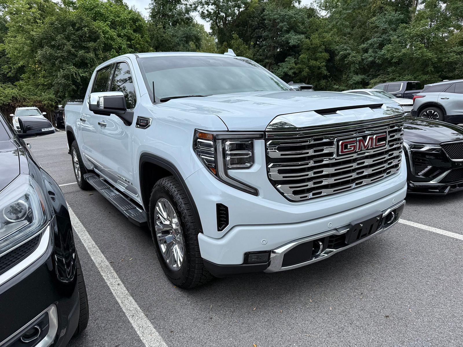 Photo view of 2026 GMC Sierra 1500 in White