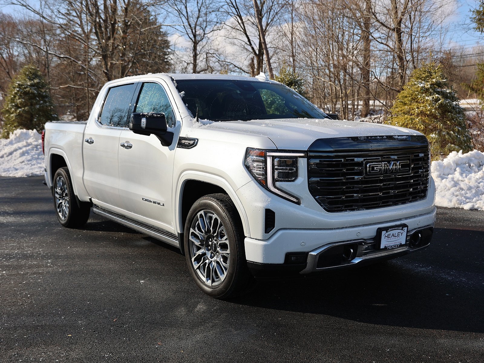 Photo view of 2024 GMC Sierra 1500 in White