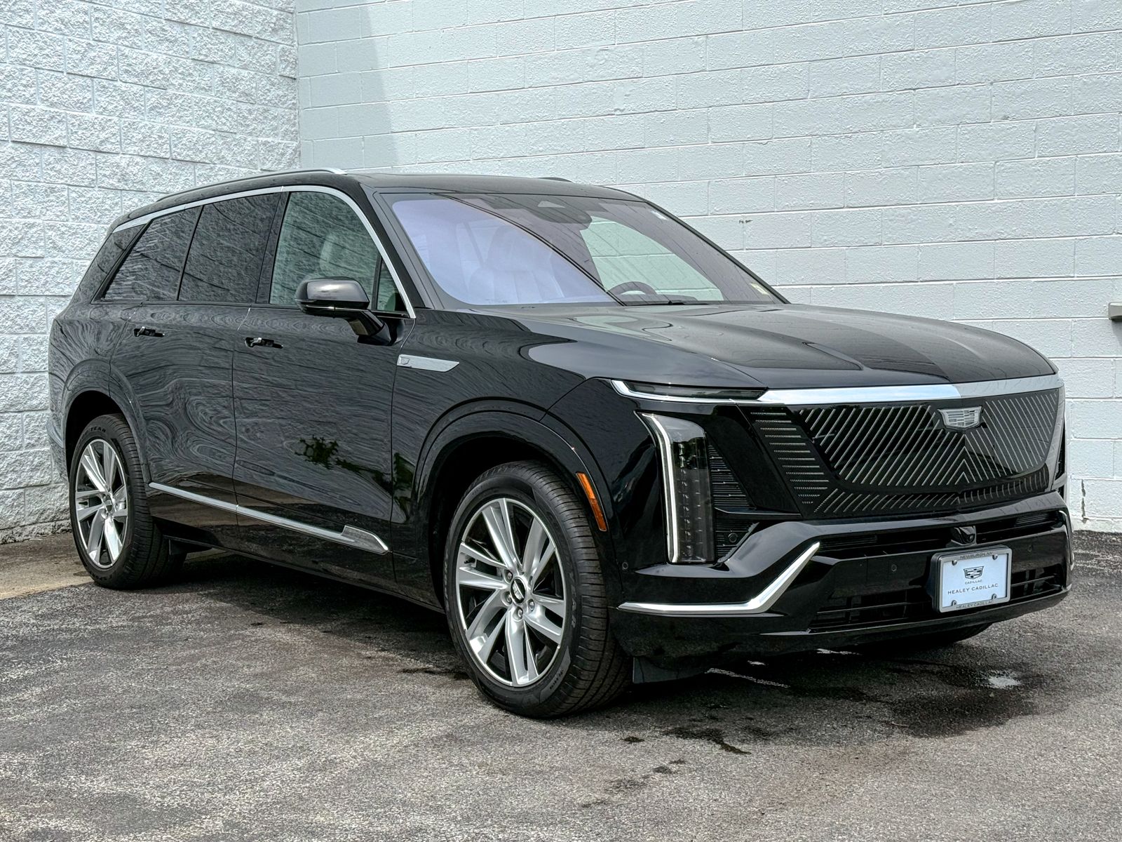 Photo view of 2026 Cadillac VISTIQ in Black