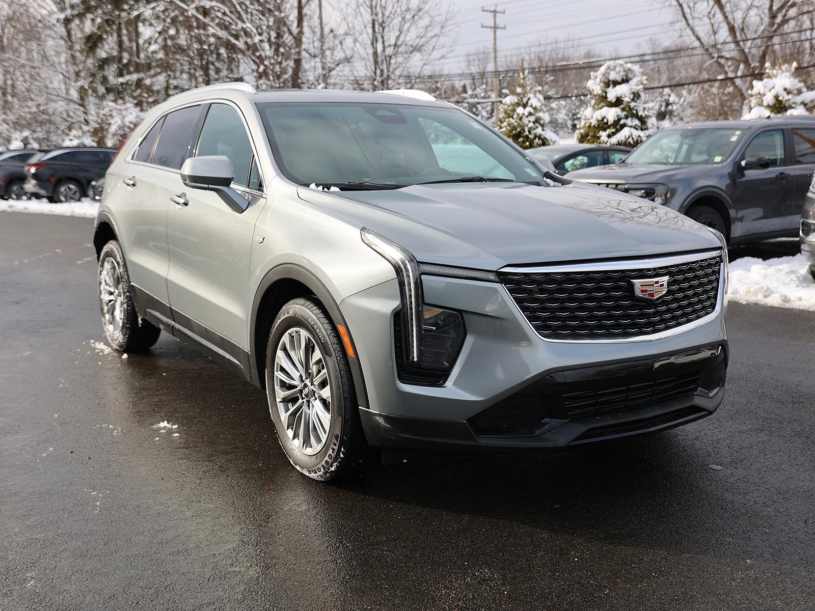 Photo view of 2024 Cadillac XT4 in Gray