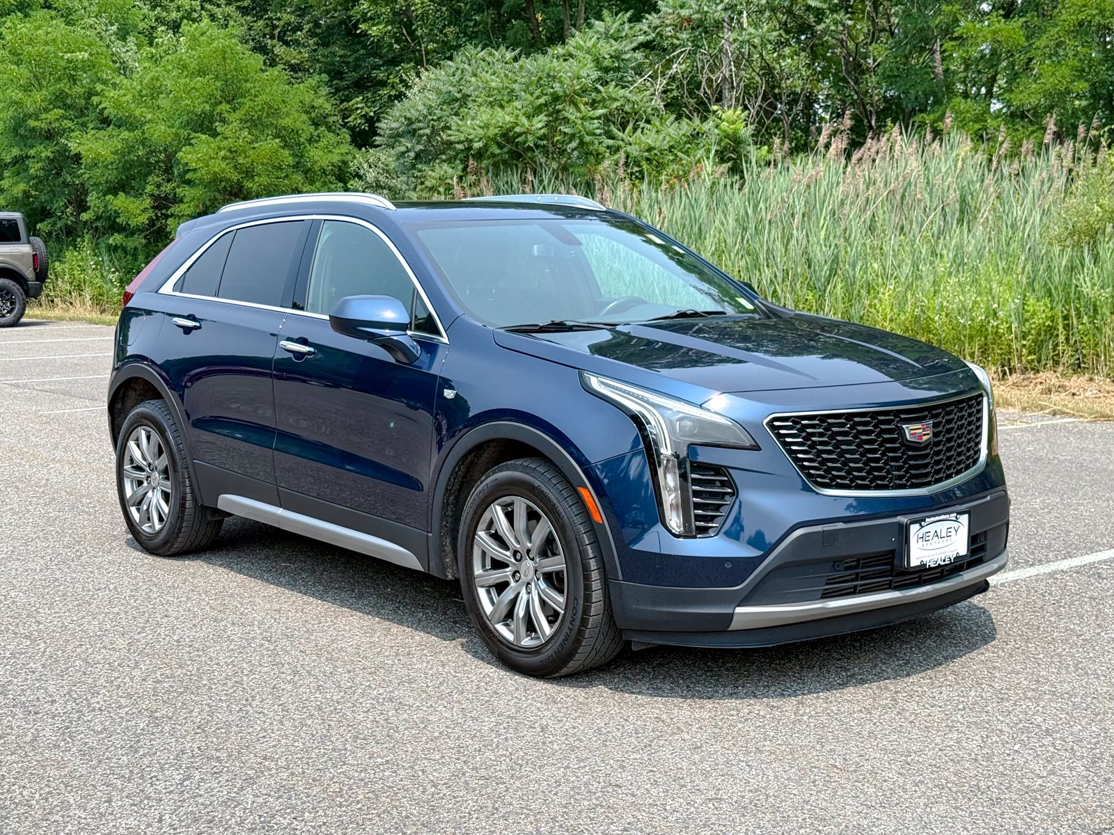 Photo view of 2019 Cadillac XT4 in Blue