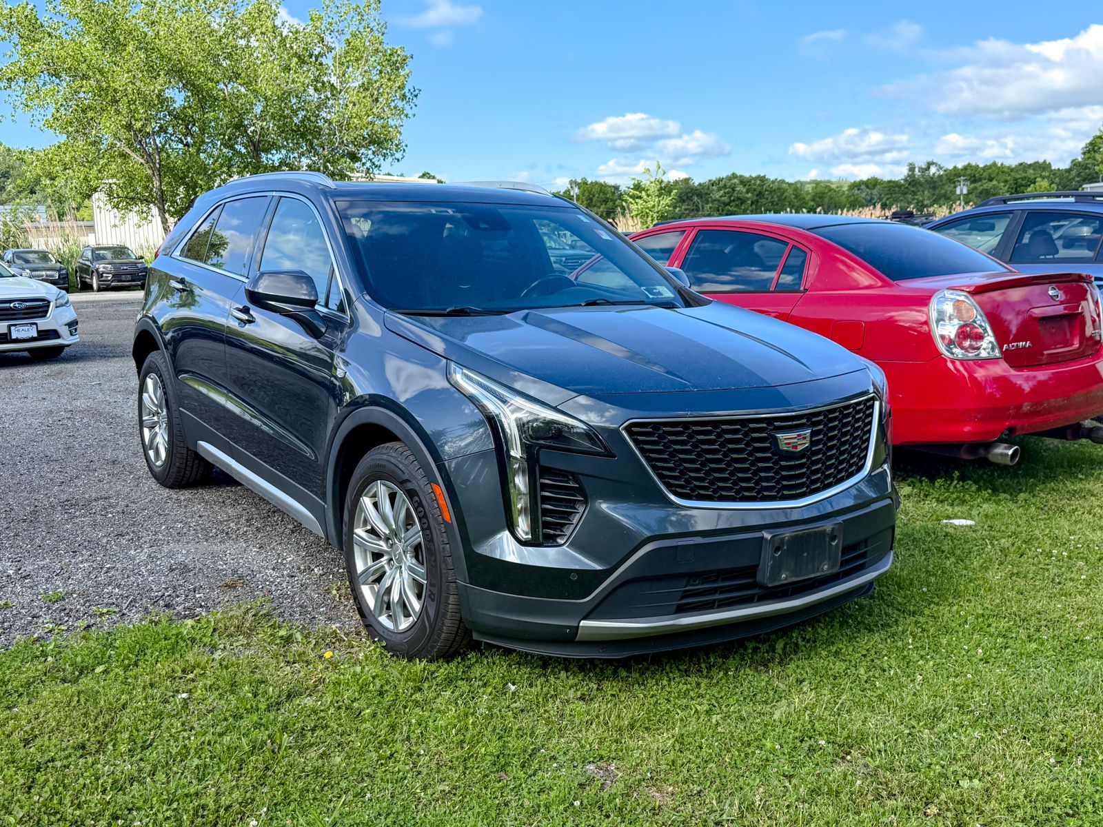 Photo view of 2020 Cadillac XT4 in Gray