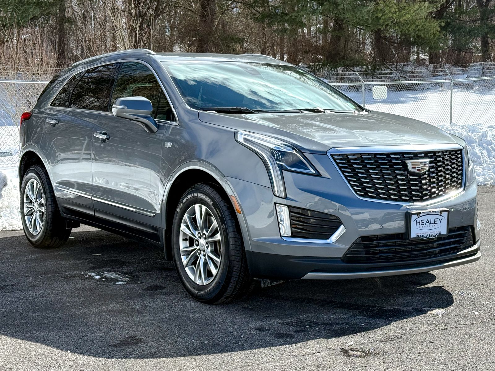 Photo view of 2020 Cadillac XT5 in Gray