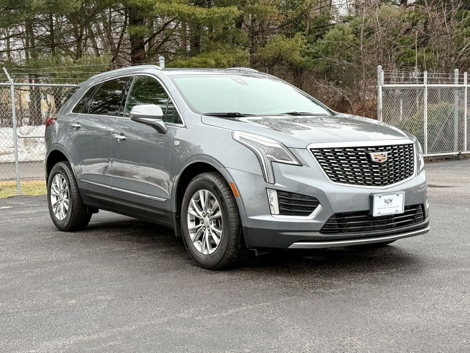 Photo view of 2020 Cadillac XT5 in Gray
