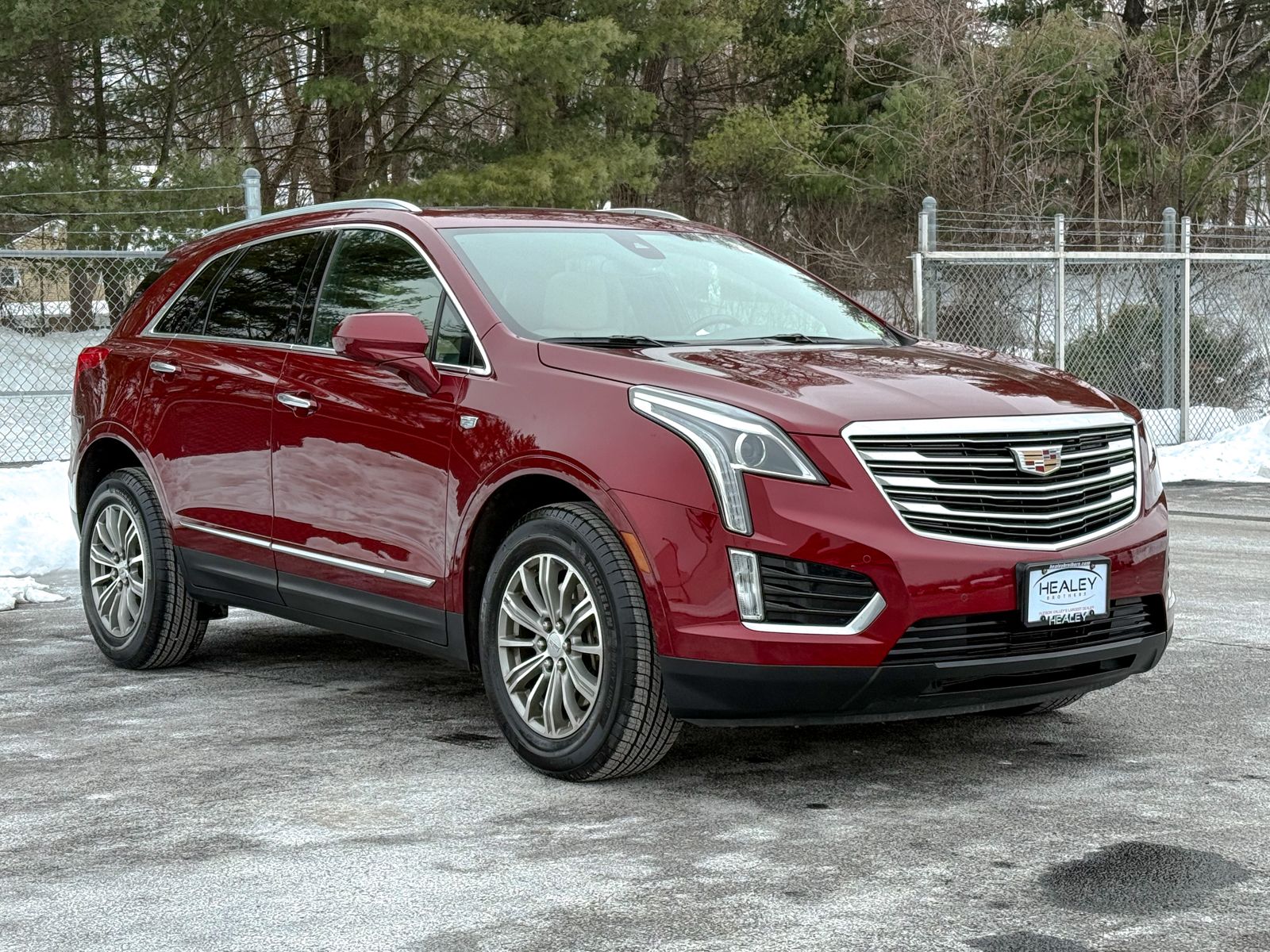 Photo view of 2018 Cadillac XT5 Crossover in Red