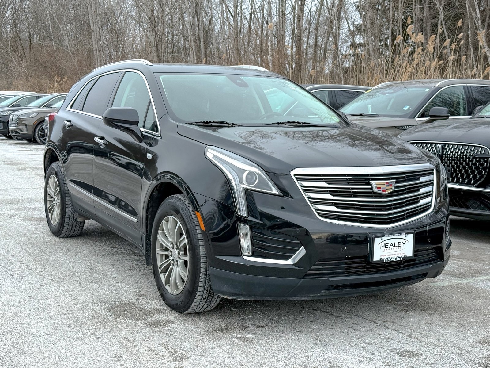 Photo view of 2018 Cadillac XT5 Crossover in Black