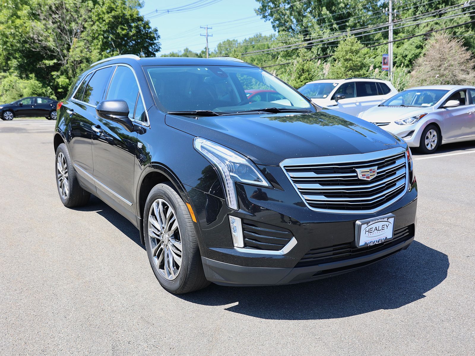 Photo view of 2017 Cadillac XT5 in Black