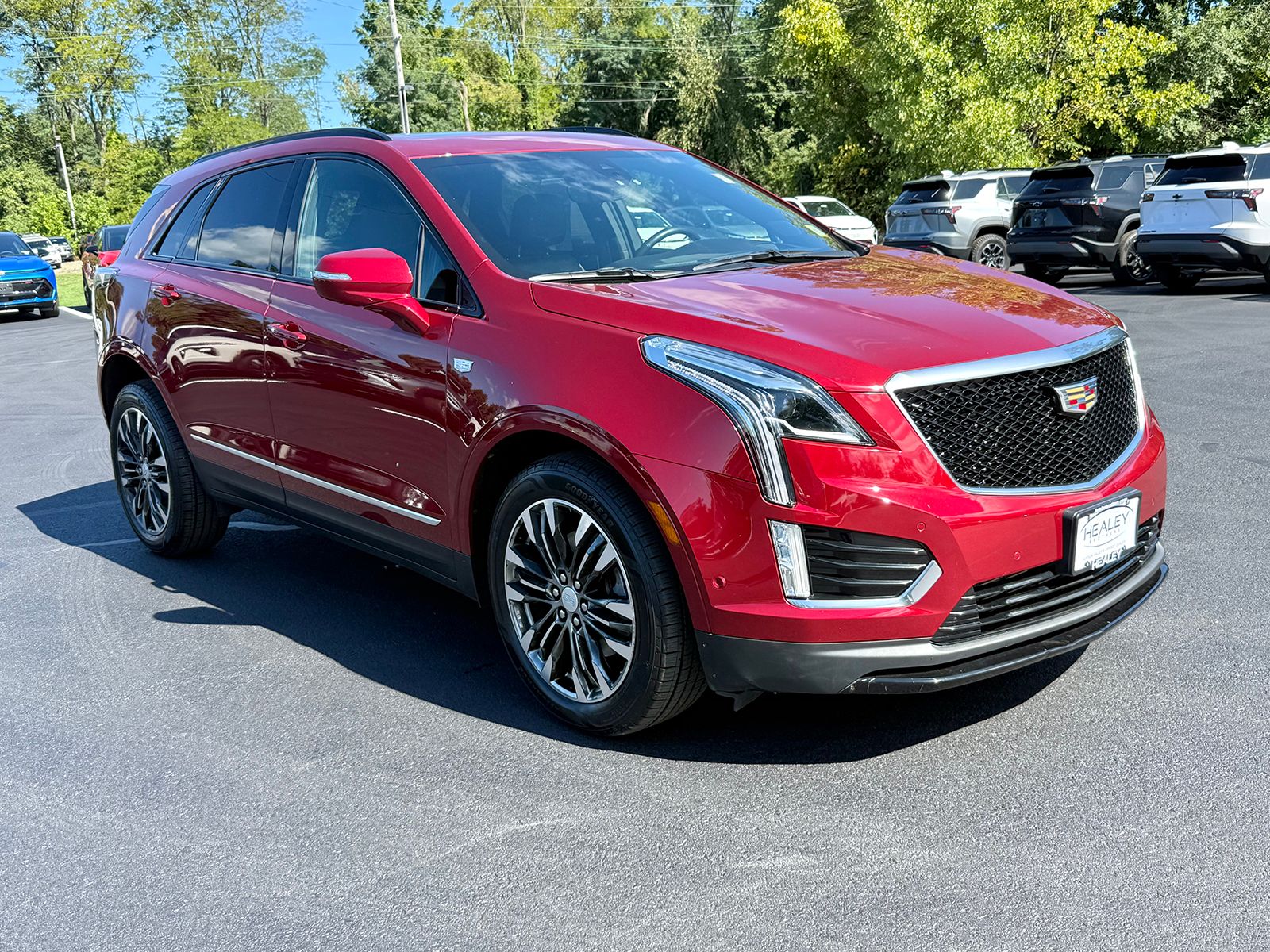 Photo view of 2020 Cadillac XT5 in Red