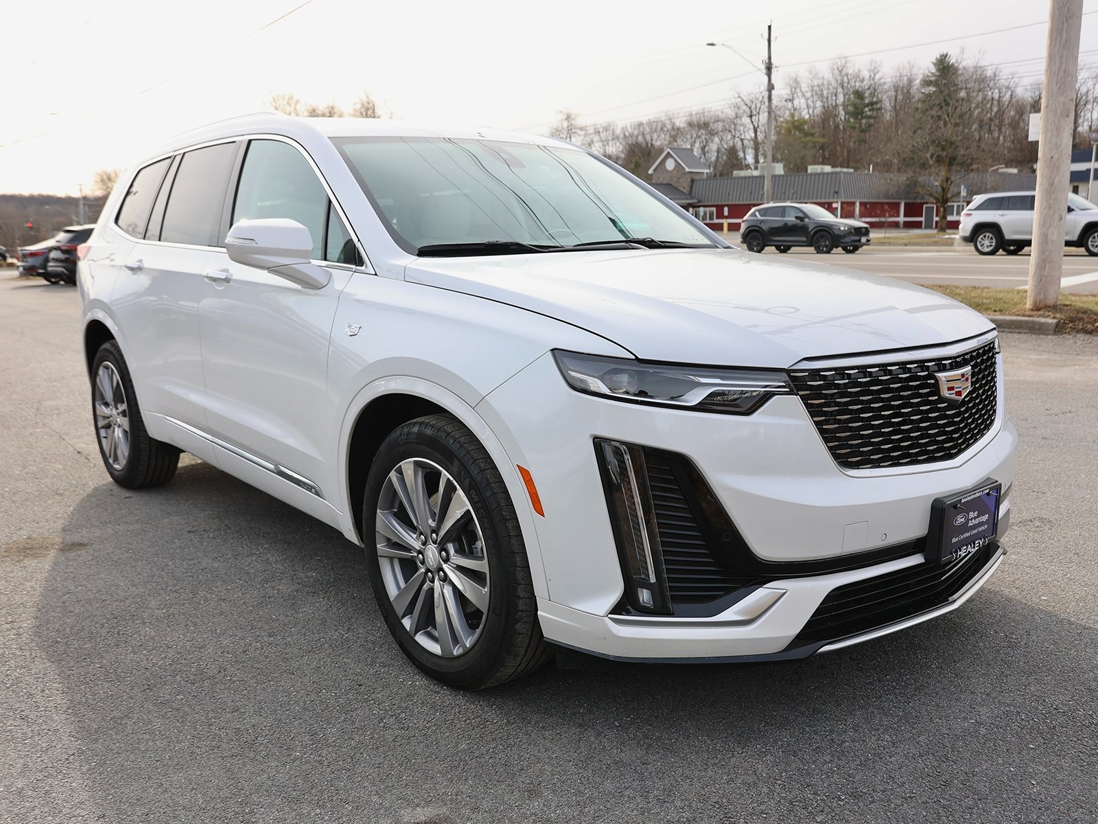 Photo view of 2024 Cadillac XT6 in White