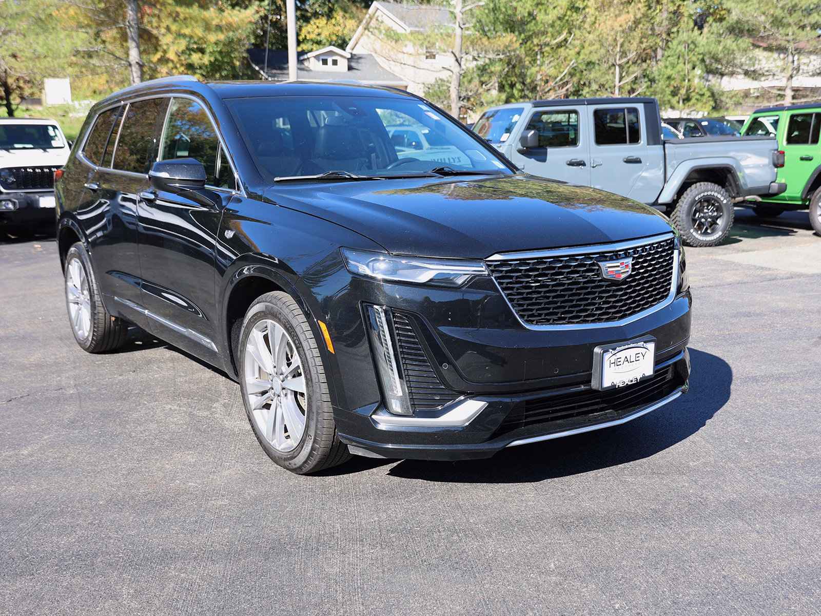Photo view of 2024 Cadillac XT6 in Black