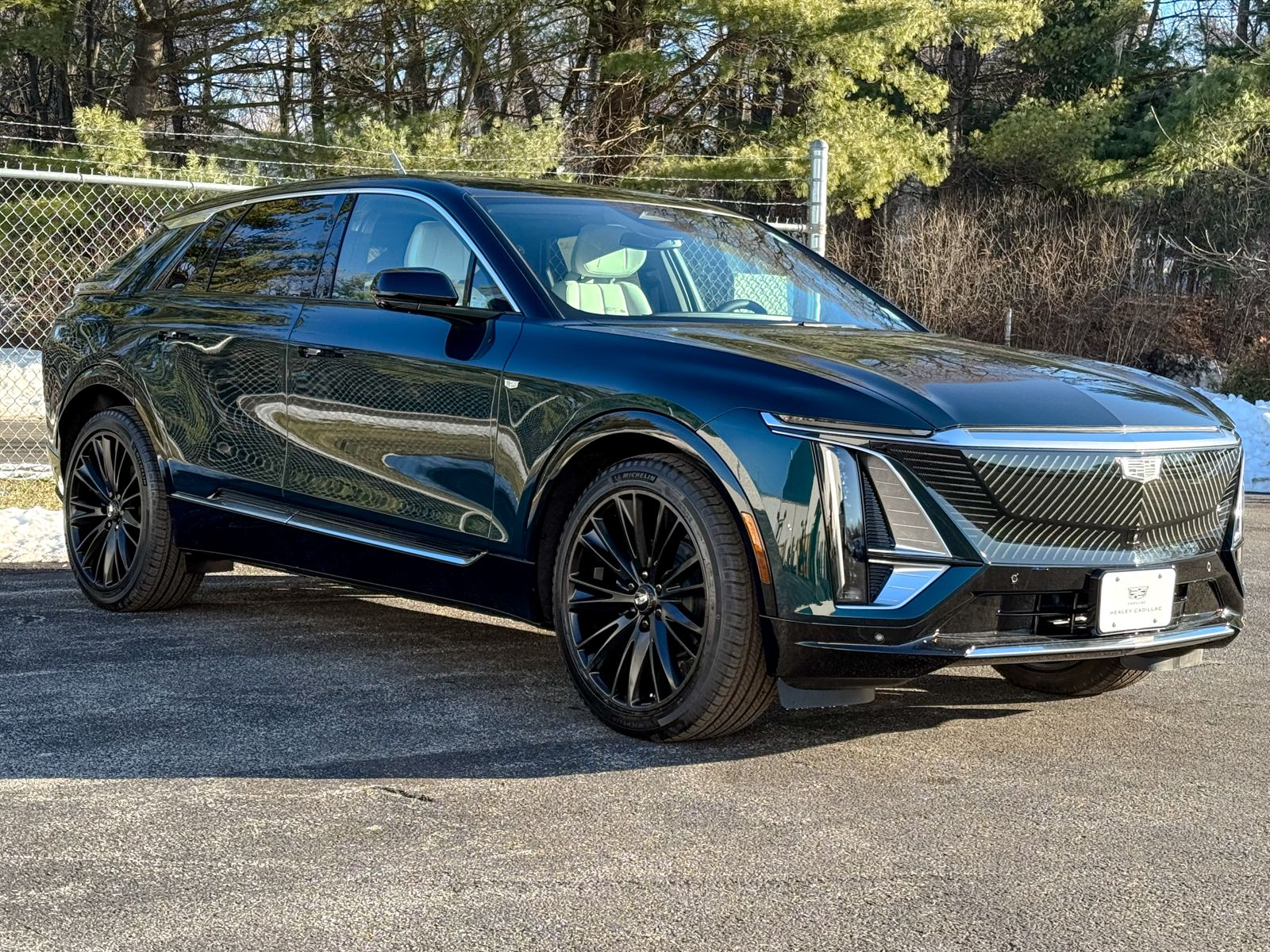 Photo view of 2026 Cadillac LYRIQ in Green