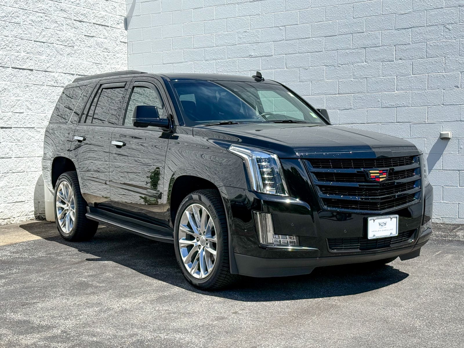 Photo view of 2019 Cadillac Escalade in Black