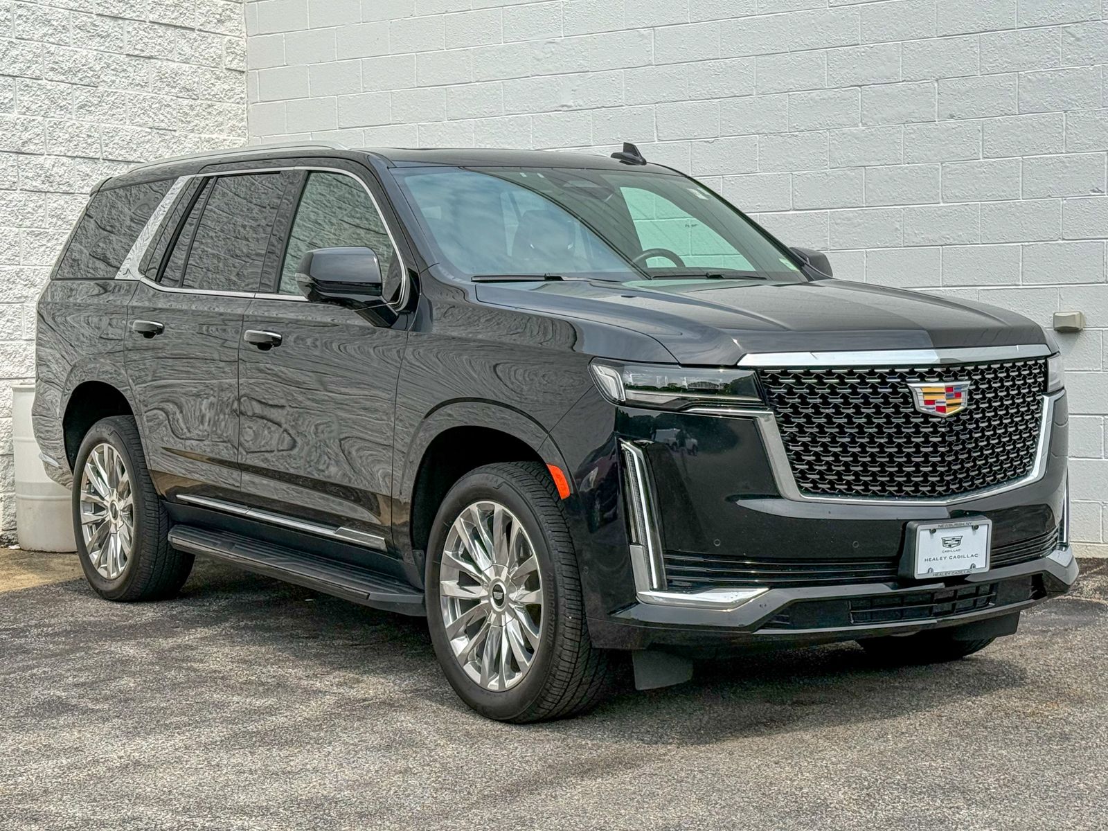 Photo view of 2022 Cadillac Escalade in Black