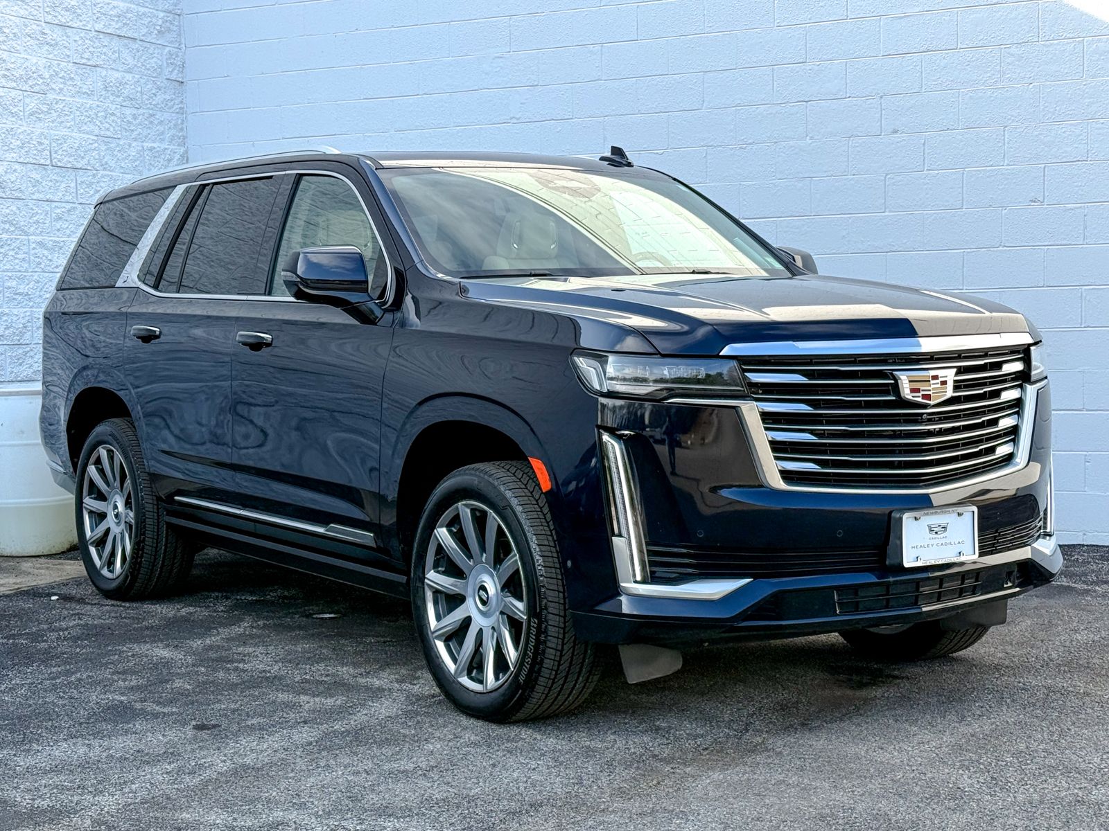 Photo view of 2021 Cadillac Escalade in Blue
