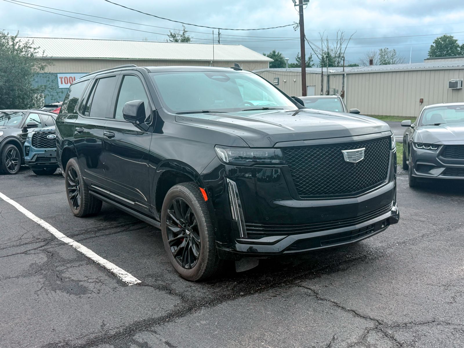 Photo view of 2022 Cadillac Escalade in Black