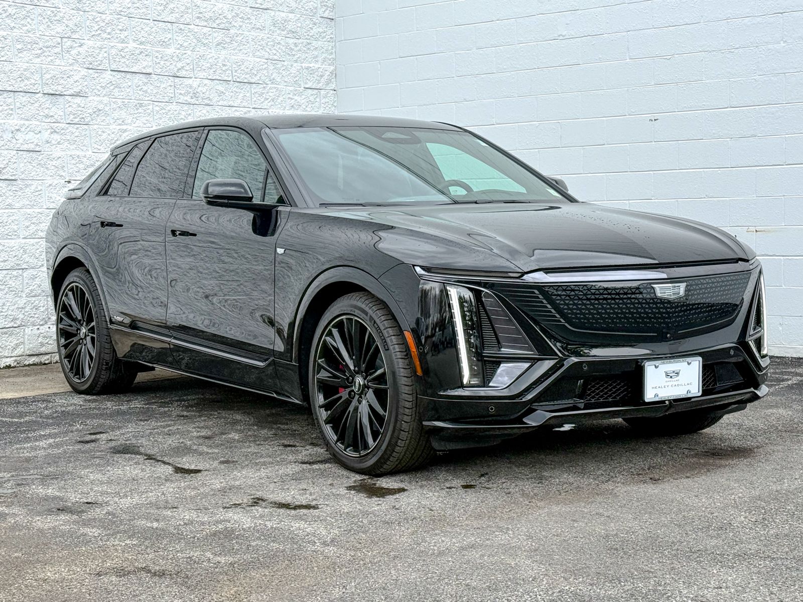 Photo view of 2026 Cadillac LYRIQ in Black