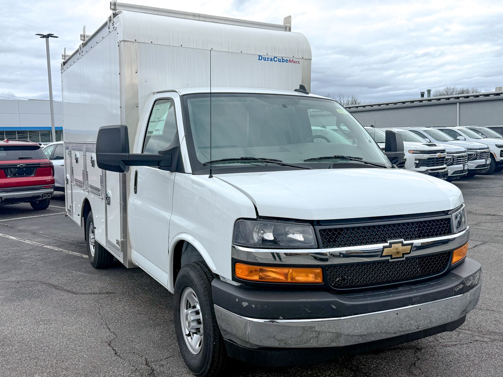 Photo view of 2025 Chevrolet Express Commercial Cutaway in White