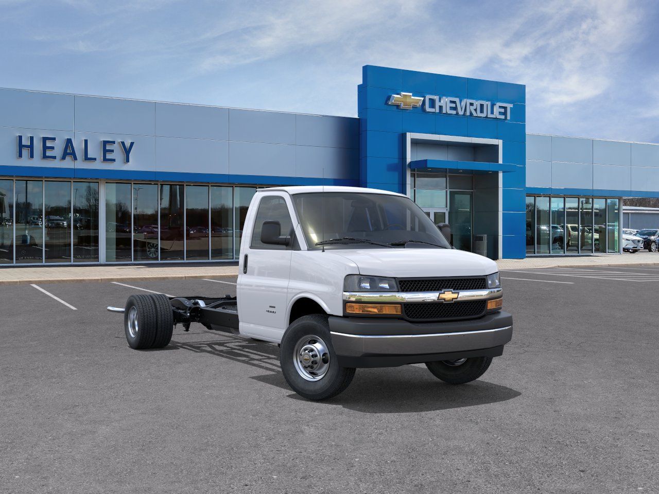 Photo view of 2026 Chevrolet Express Commercial Cutaway in White