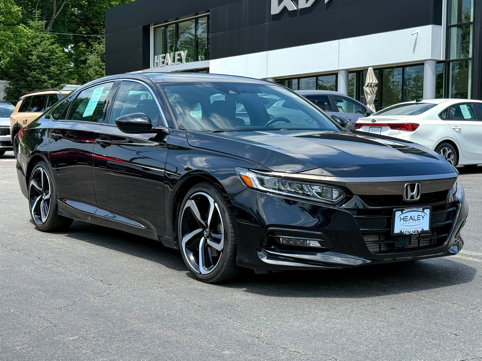 Photo view of 2018 Honda Accord Sedan in Black