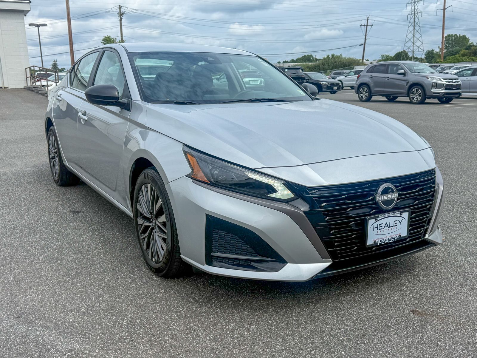 Photo view of 2026 Nissan Altima in Silver