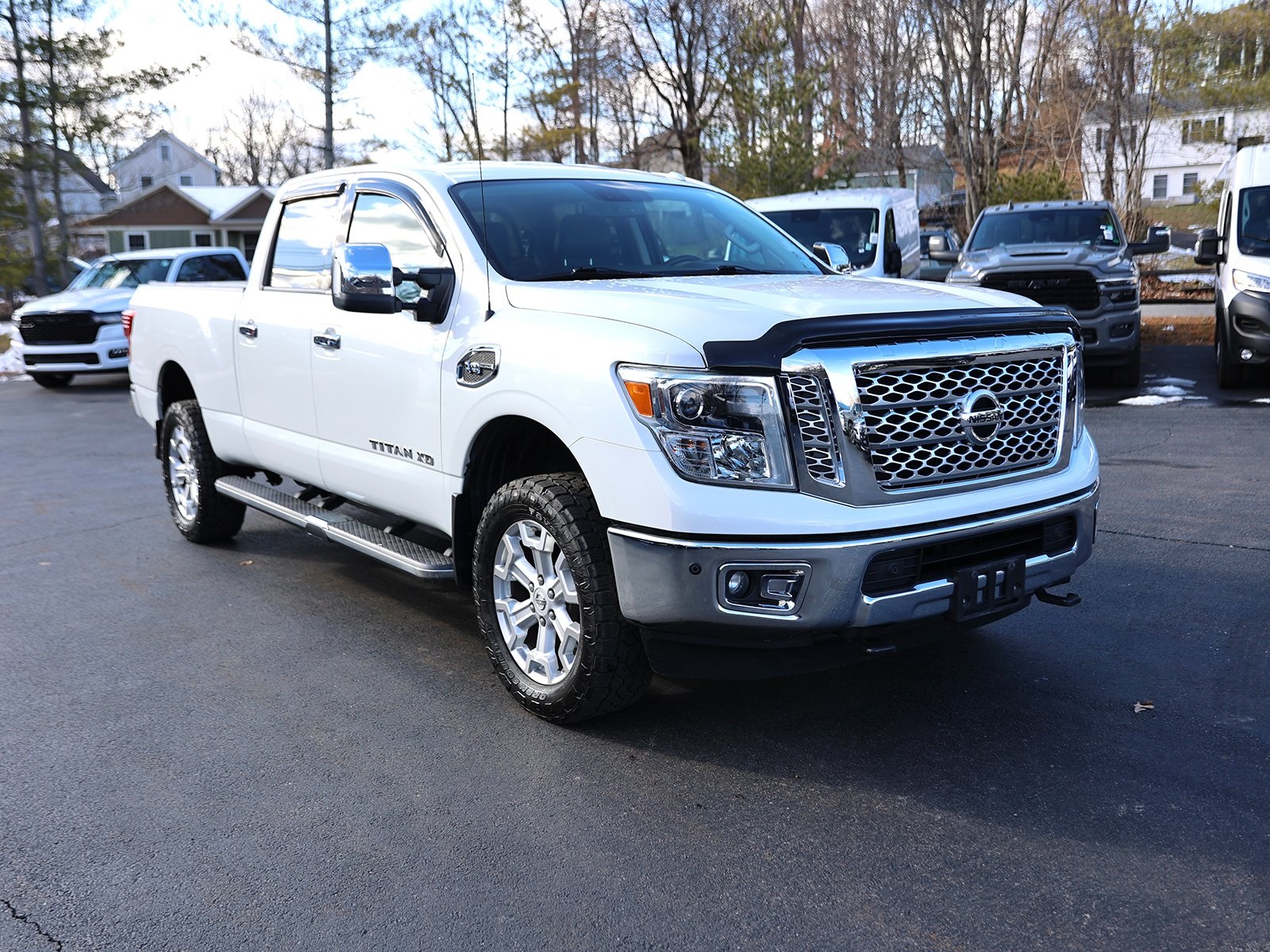 Photo view of 2017 Nissan Titan XD in White
