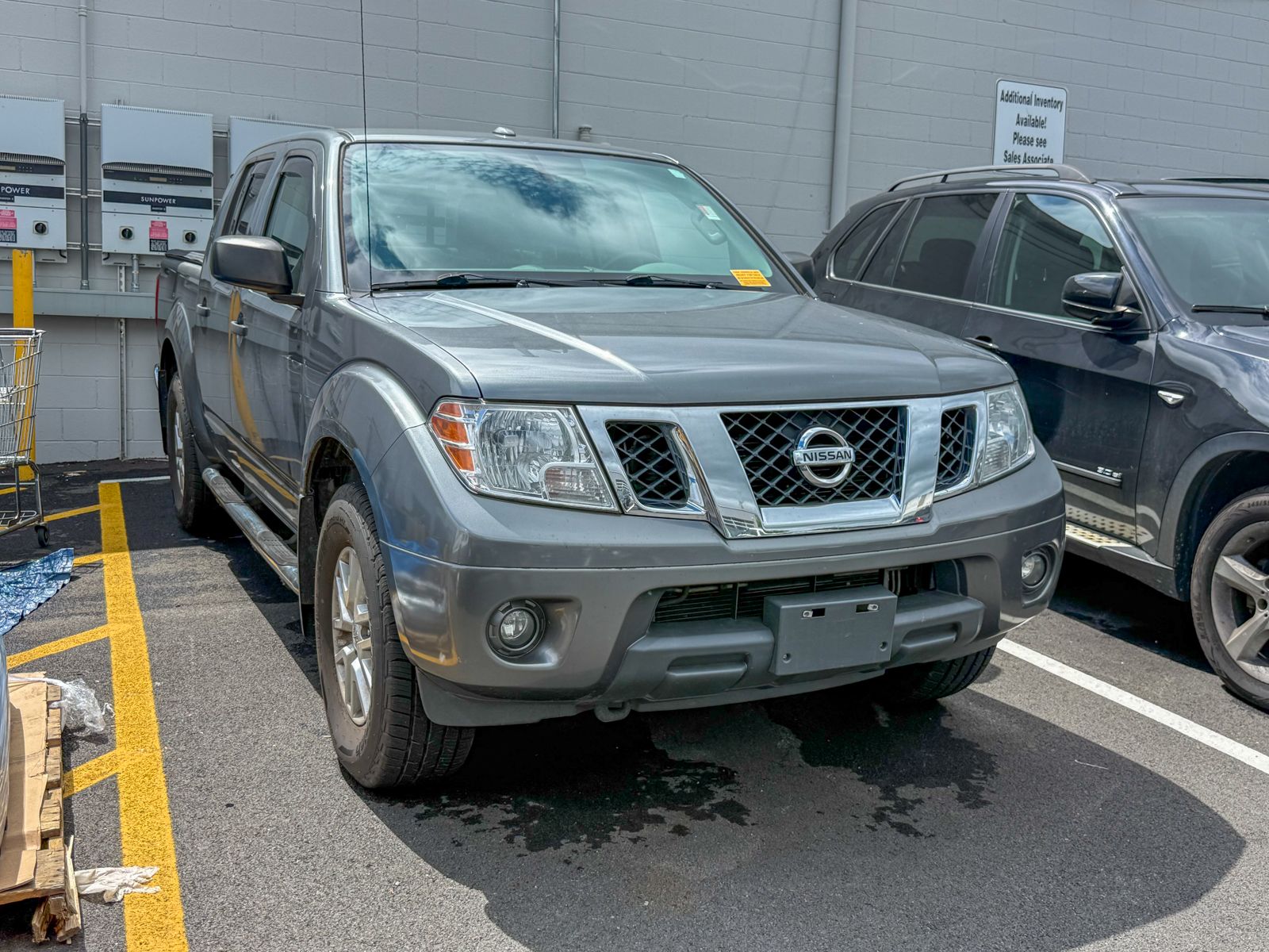 Photo view of 2016 Nissan Frontier in Gray