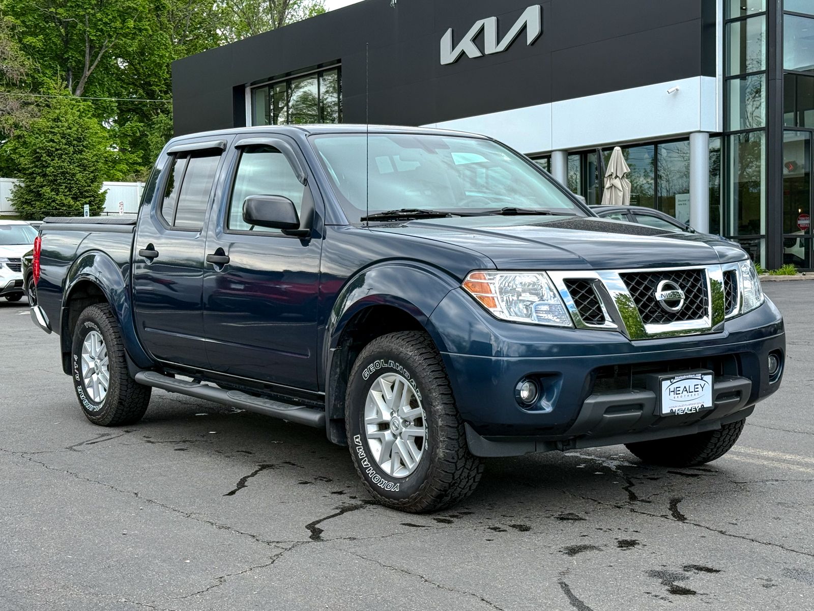 Photo view of 2021 Nissan Frontier in Blue